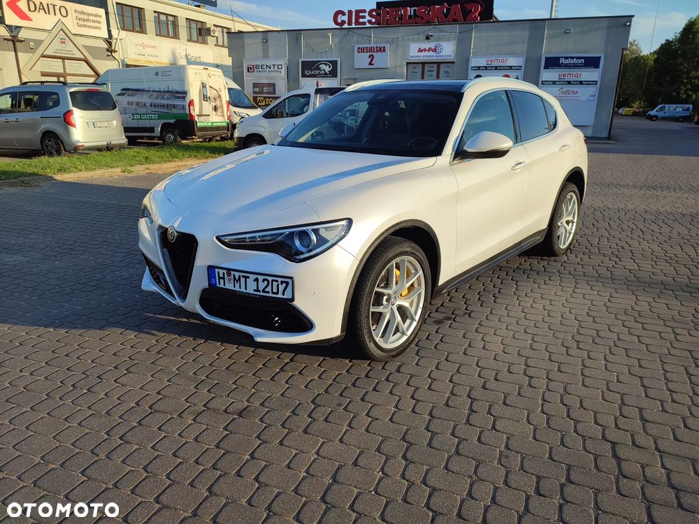 Alfa Romeo Stelvio 2.0 Turbo 16V AT8-Q4 Executive - 1