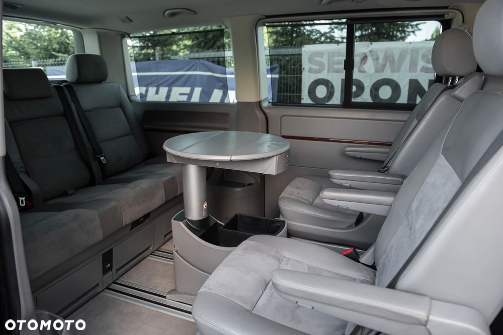 Volkswagen Multivan - 25