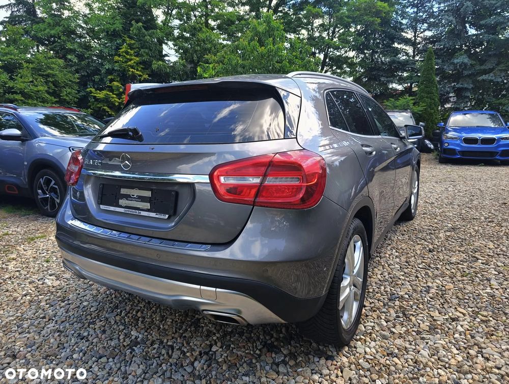 Mercedes-Benz GLA 180 Urban - 14