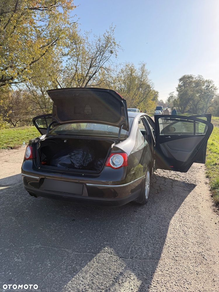 Volkswagen Passat - 20