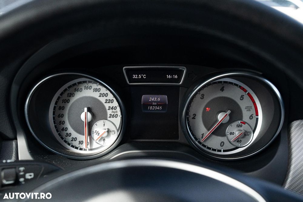 Mercedes-Benz GLA - 10