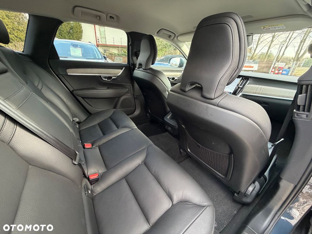 Volvo V90 Cross Country D5 AWD Pro - 35