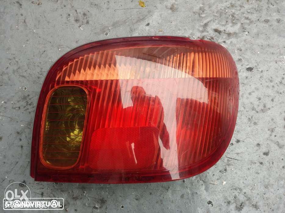 Farolim farol tras direito toyota yaris 2003/2005 - 1