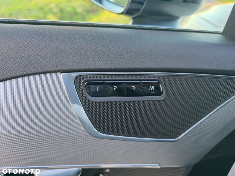 Volvo XC 90 D5 AWD R-Design - 24