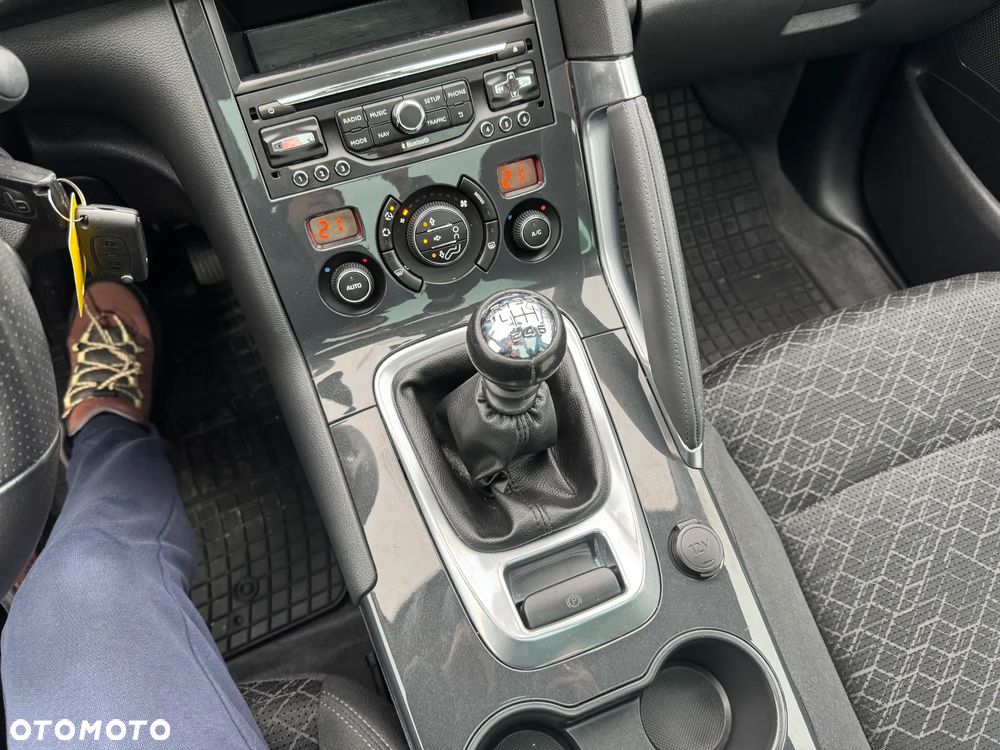 Peugeot 3008 PureTech 130 Stop & Start GPF Allure - 22