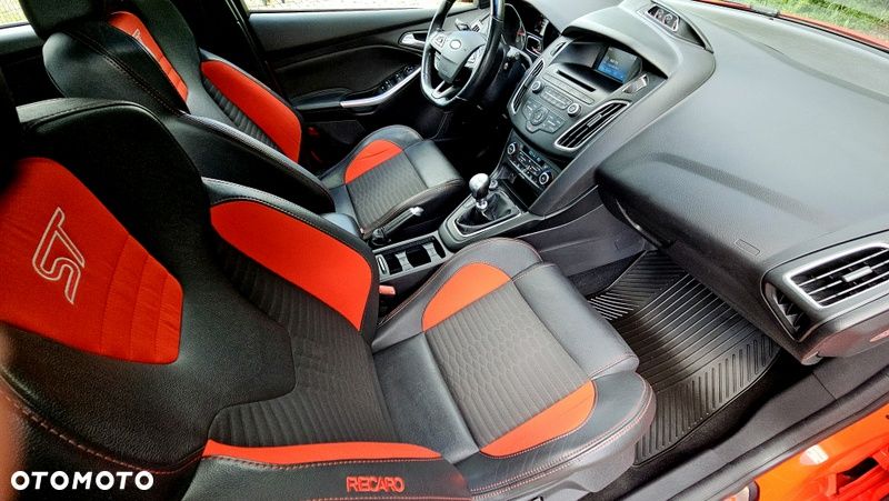 Ford Focus 2.0 TDCi ST - 28