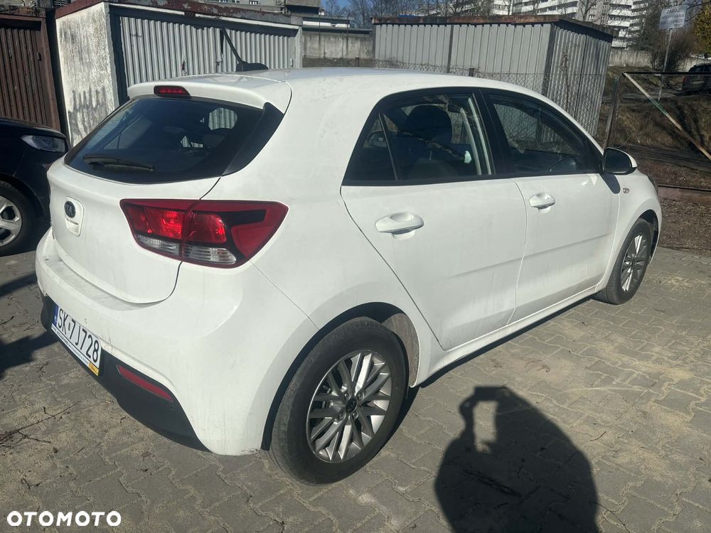 Kia Rio - 5