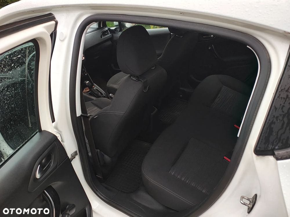 Peugeot 208 1.6 e-HDi Active STT - 10