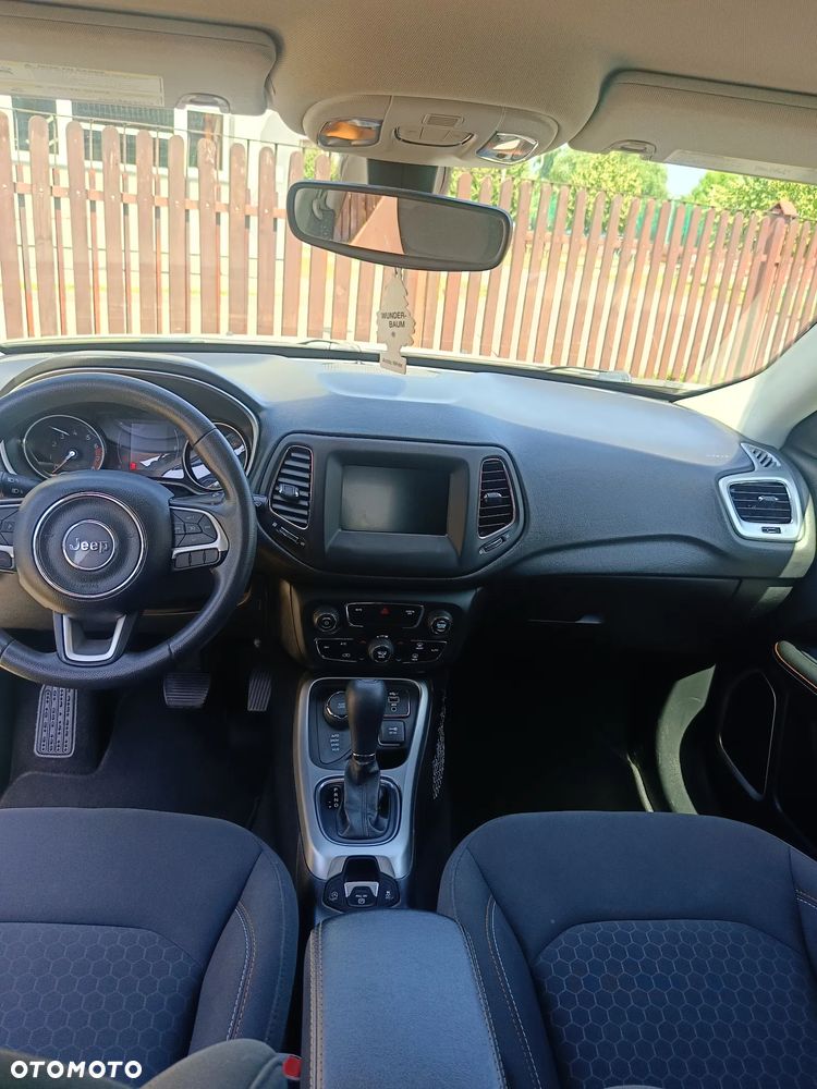 Jeep Compass - 10
