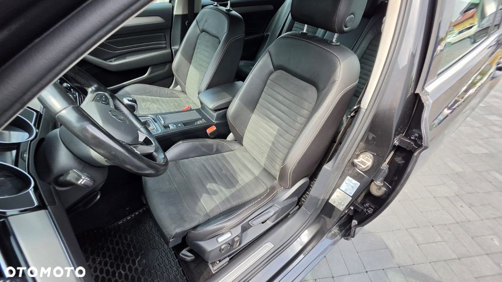 Volkswagen Passat 2.0 TDI EVO Elegance - 20