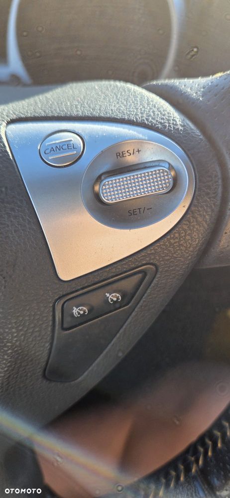 Nissan Juke 1.6 DIG-T N-Connecta 4WD Xtronic EU6 - 12
