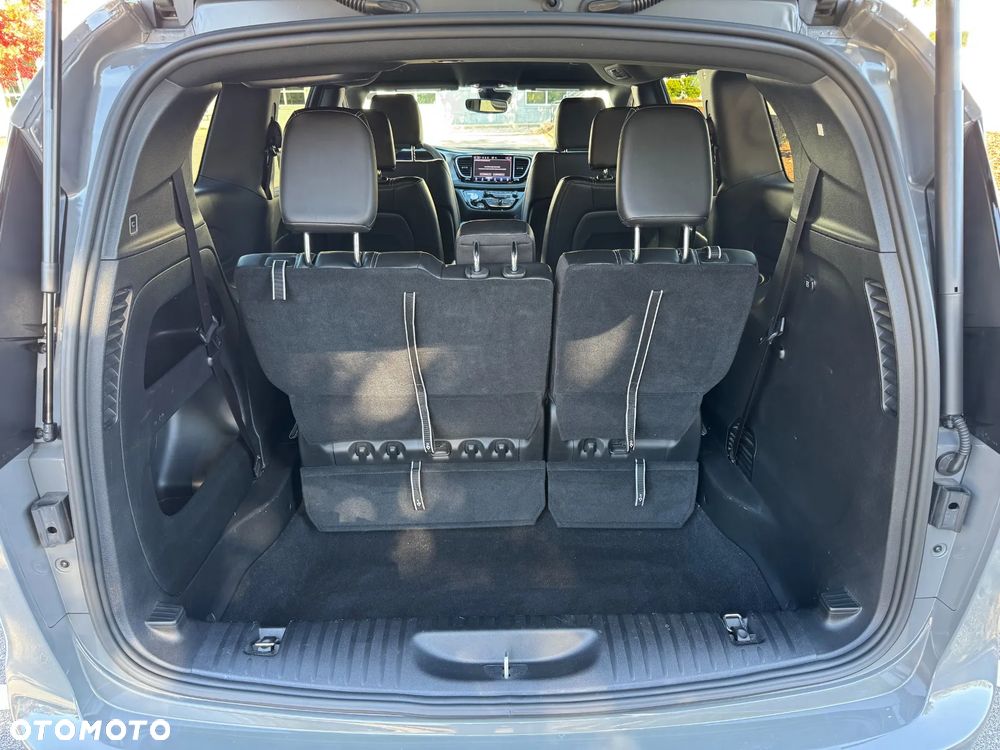 Chrysler Pacifica - 24