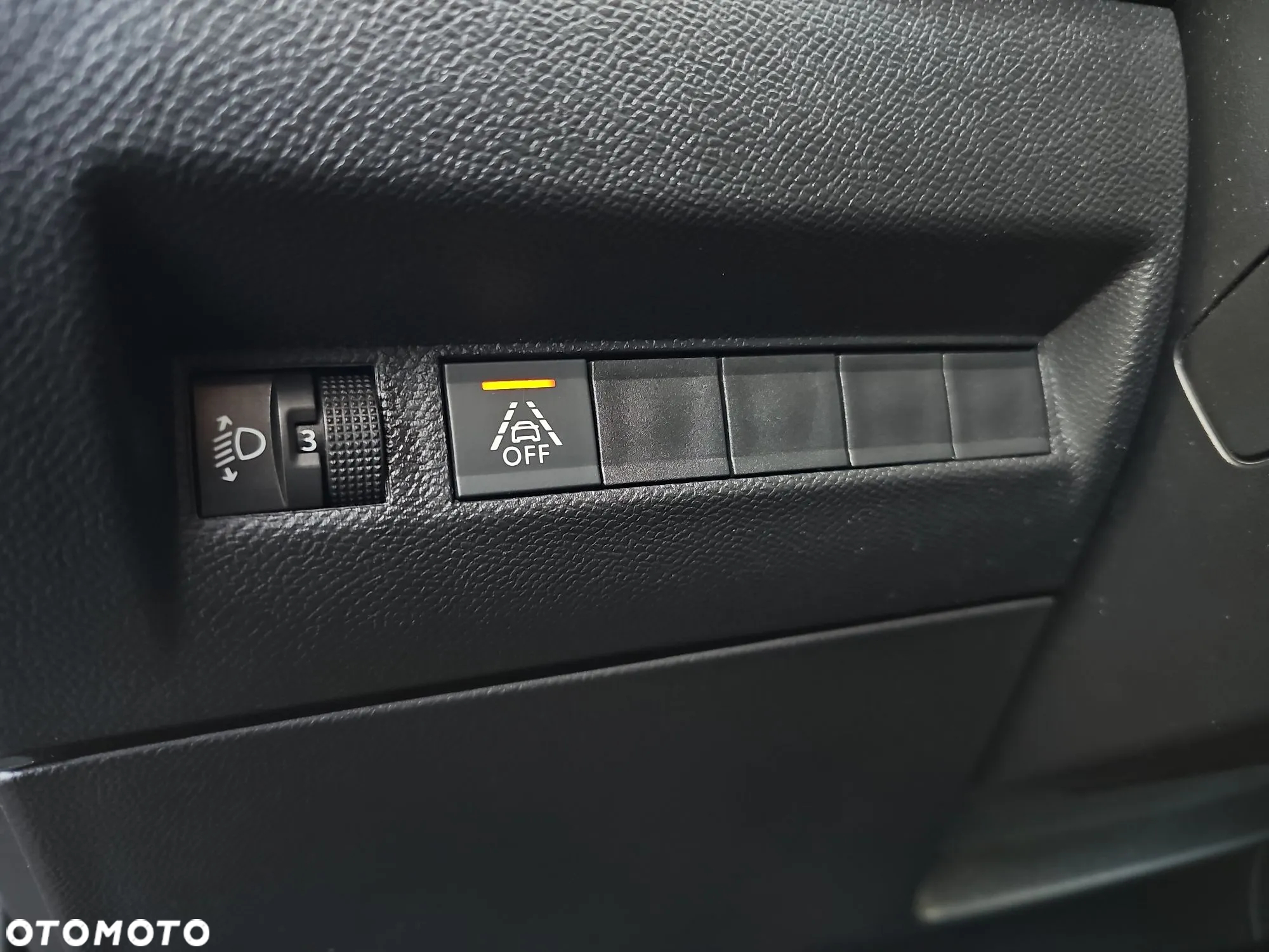 Peugeot 2008 PureTech 130 EAT8 Allure Pack - 24