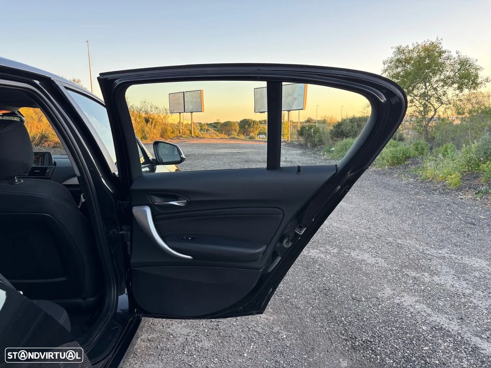 BMW 118 dA Line Sport - 29