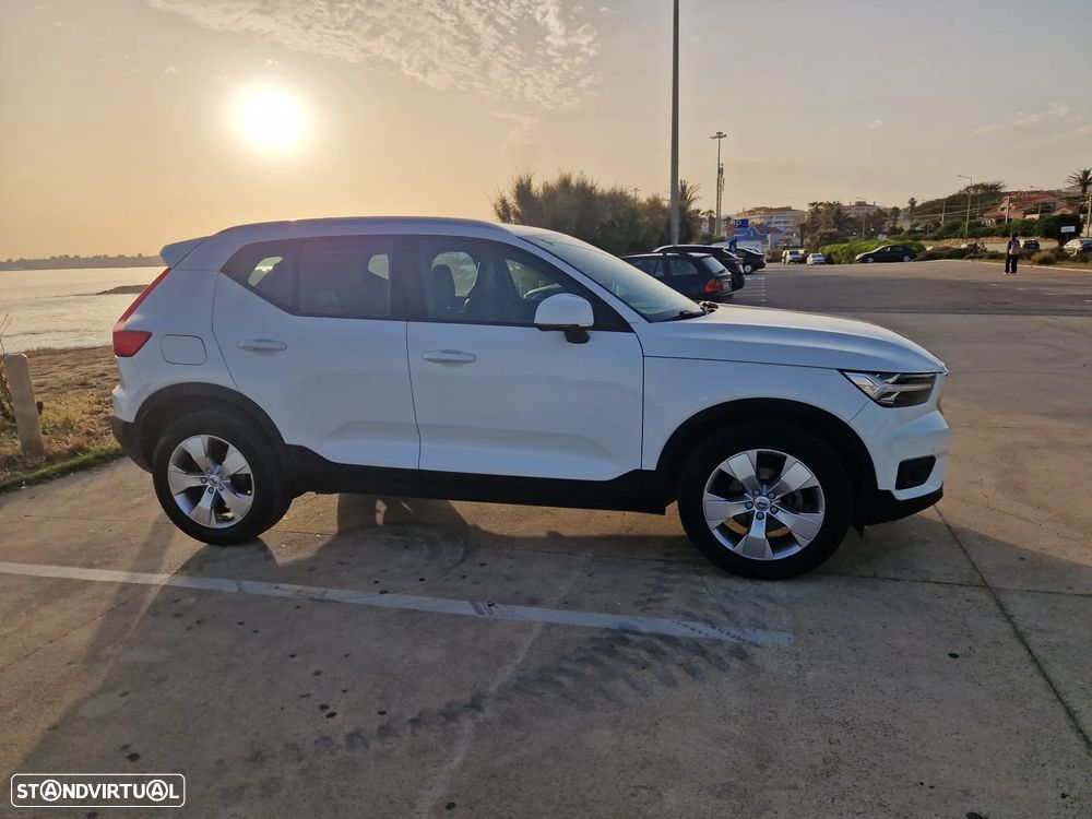 Volvo XC 40 1.5 T3 Momentum Plus - 3