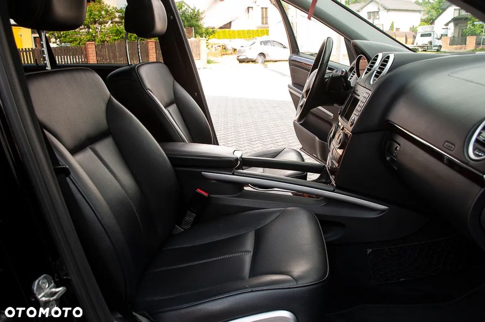 Mercedes-Benz GL 450 4Matic 7G-TRONIC Grand Edition - 22