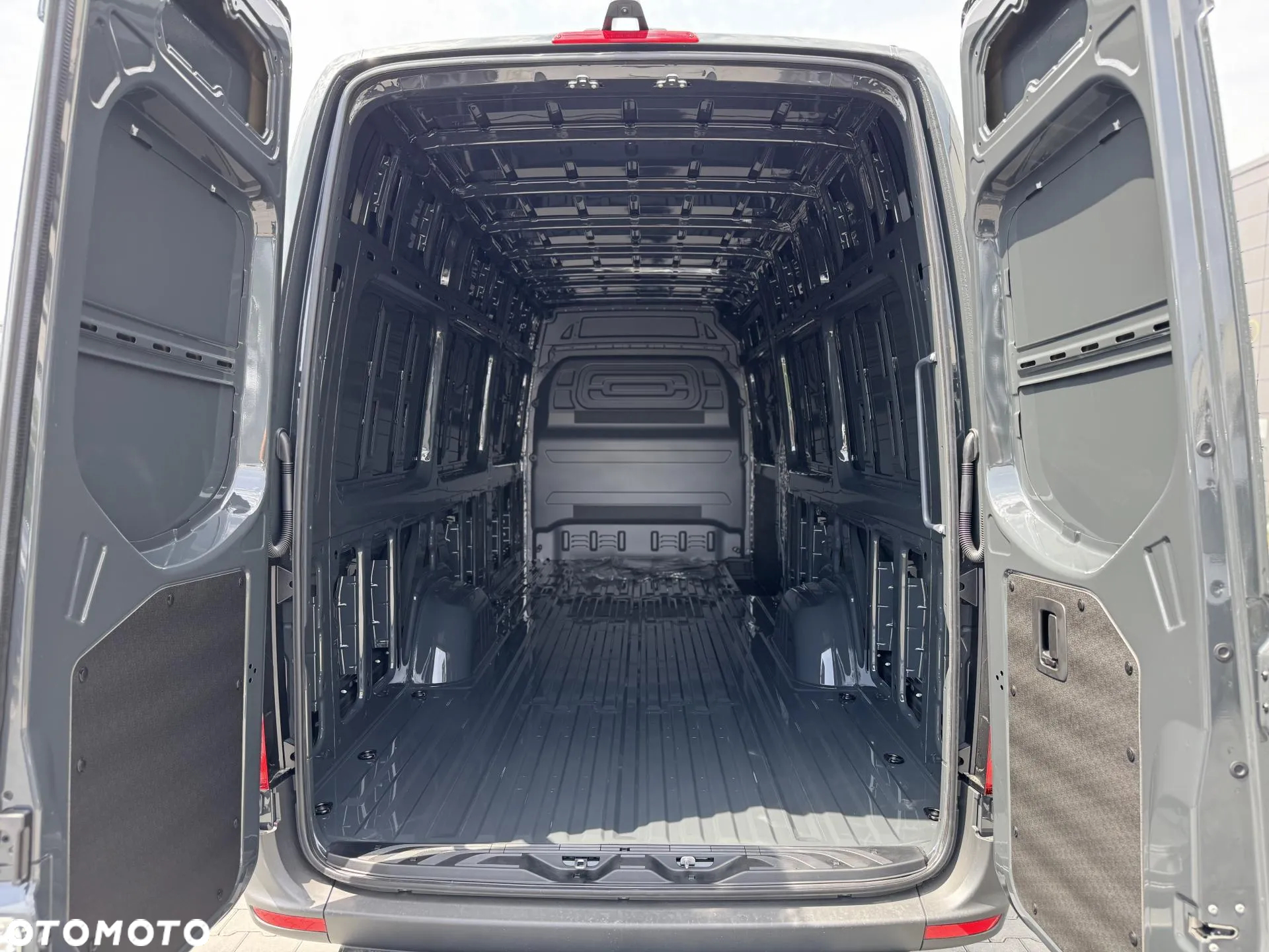 Mercedes-Benz Sprinter - 8