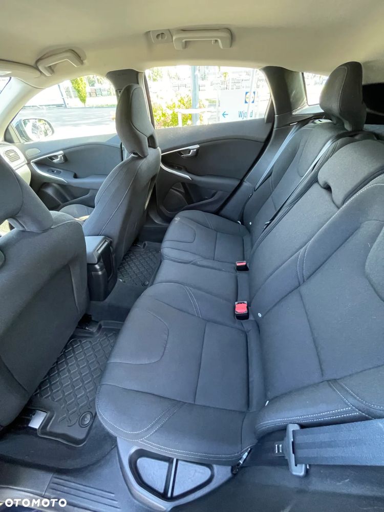 Volvo V40 D2 Drive-E Momentum - 14