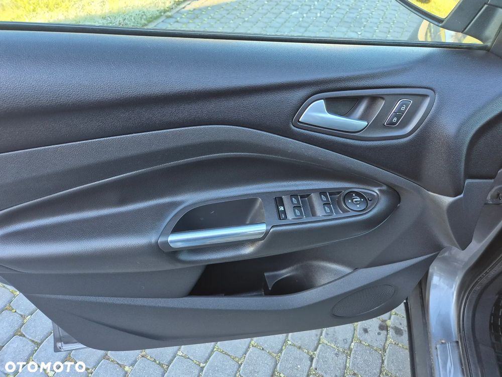 Ford Kuga 2.0 TDCi 4x4 Titanium - 32