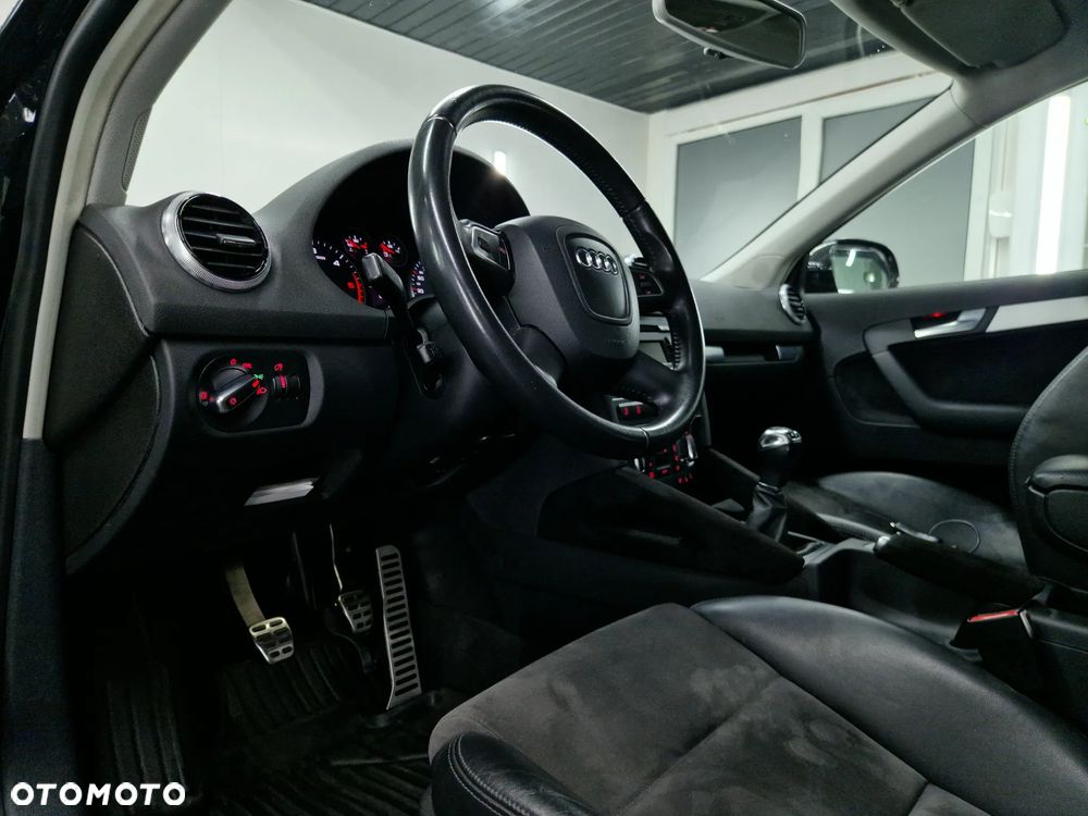 Audi A3 Sportback 1.6 TDI DPF Ambiente - 4