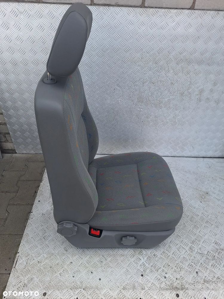 FOTEL LEWY PRZÓD KIEROWCY  VW TRANSPORTER T5 CARAVELLE - 2