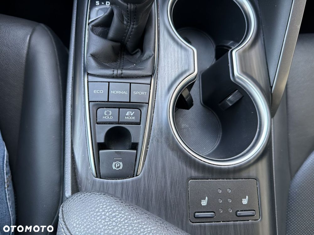 Toyota Camry 2.5 Hybrid Executive CVT - 17