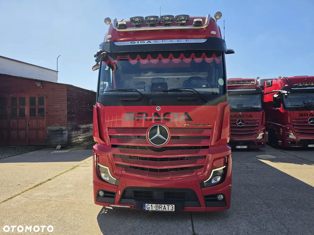 Mercedes-Benz actros - 2