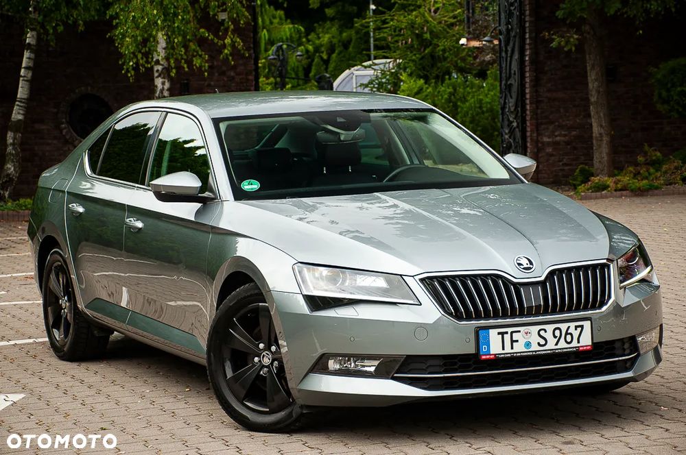 Skoda Superb 2.0 TDI Ambition DSG - 37