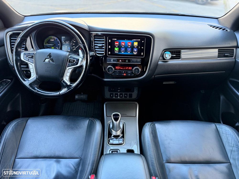 Mitsubishi Outlander - 25