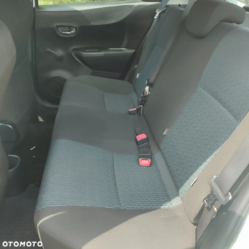 Toyota Yaris 1.0 Luna - 9