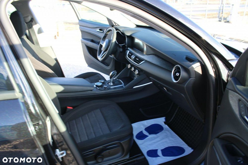 Alfa Romeo Stelvio - 31