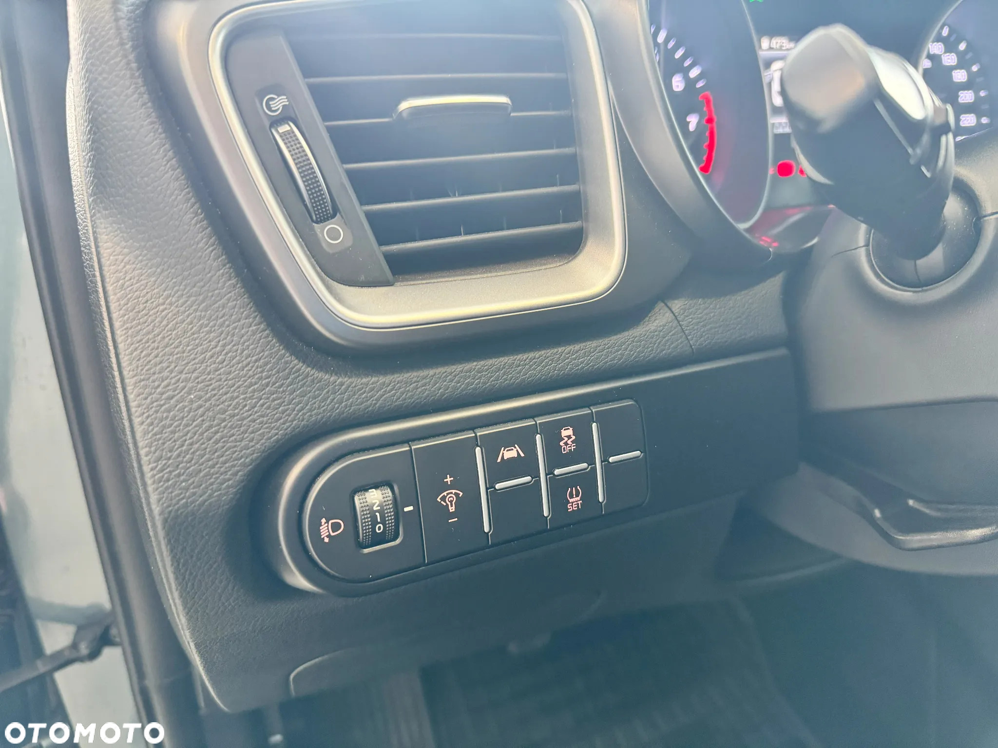 Kia XCeed 1.5 T-GDI M - 15