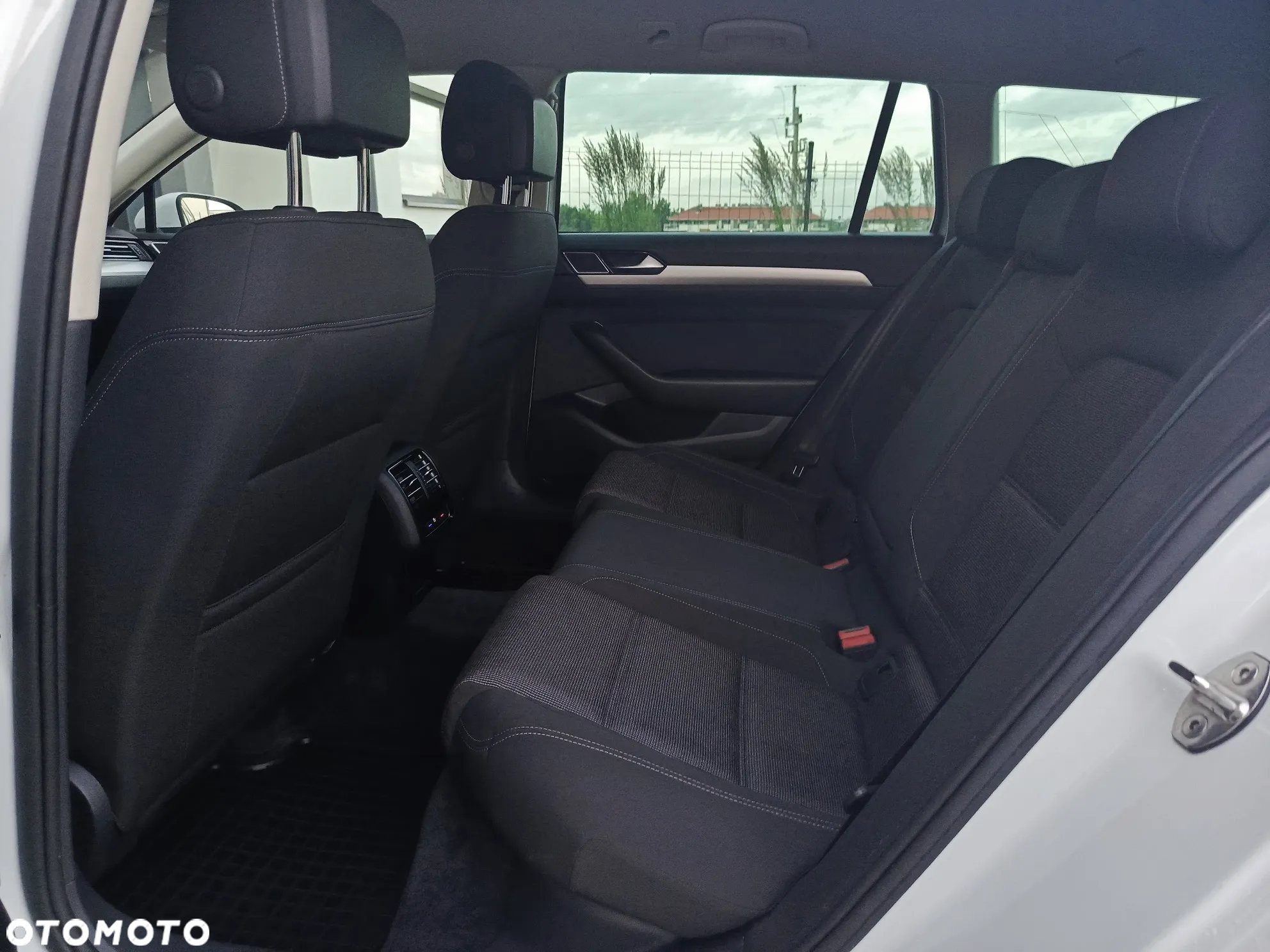 Volkswagen Passat 2.0 TDI BMT Highline DSG - 11