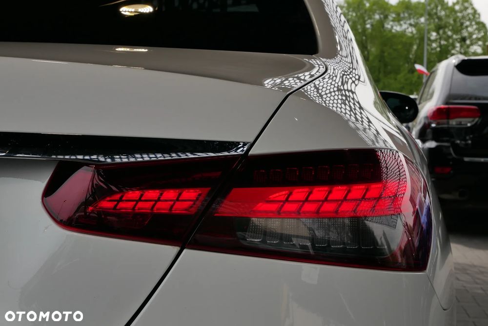 Mercedes-Benz Klasa E 220 d 4Matic 9G-TRONIC AMG Line - 37