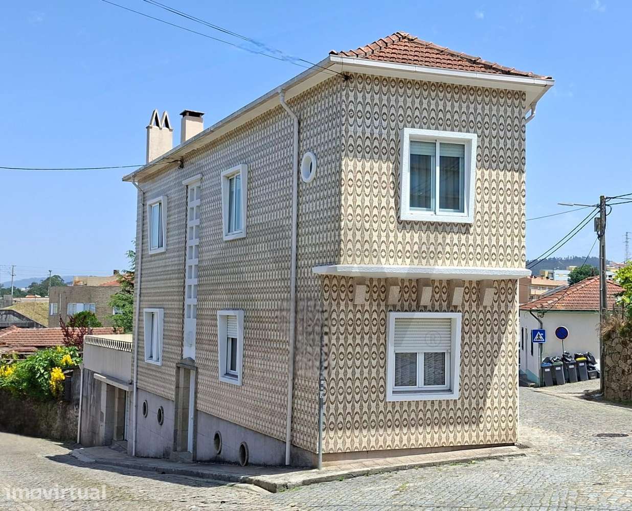 Moradia Independente T4 (T2+T2) com Garagem Fechada, Terraço e Jardim - Grande imagem: 3/46