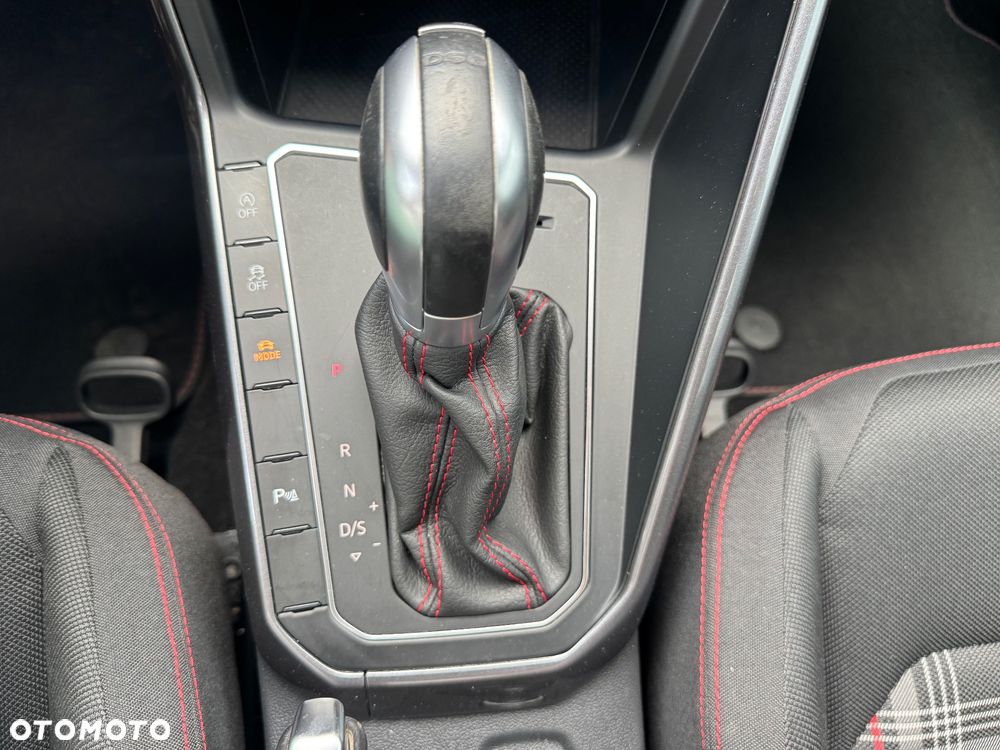 Volkswagen Polo 2.0 TSI OPF DSG GTI - 26