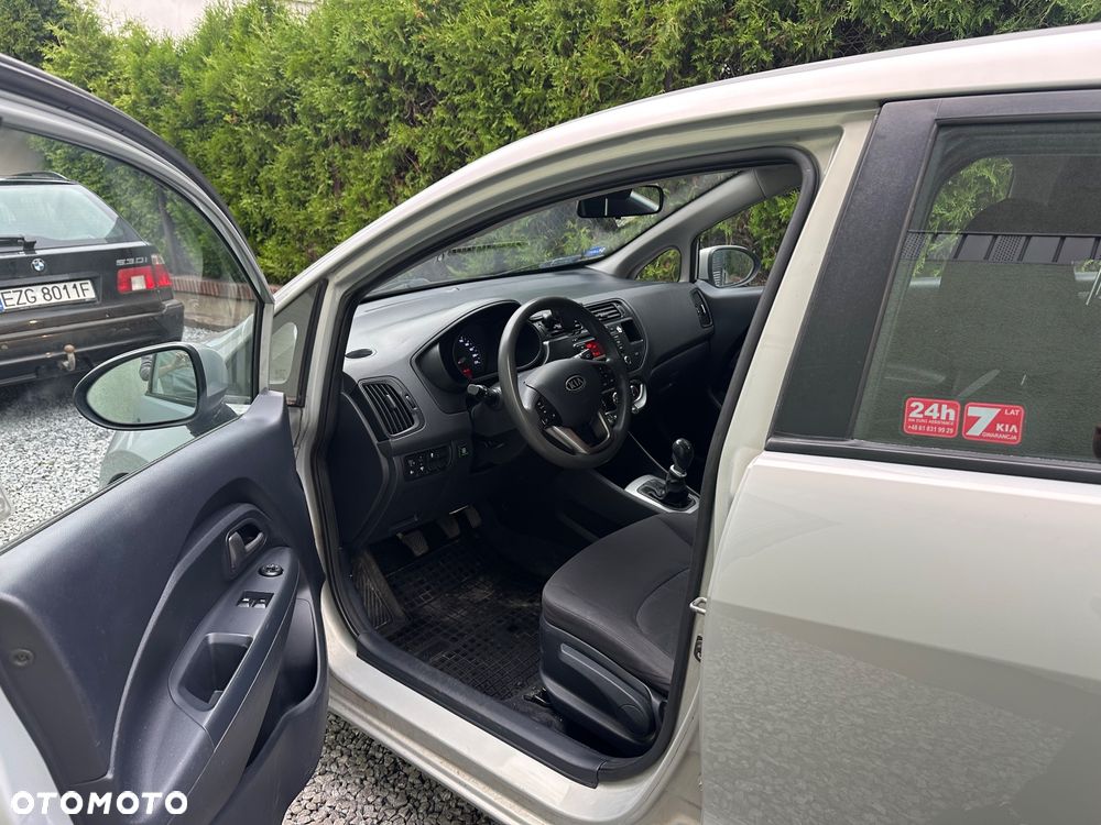 Kia Rio - 12