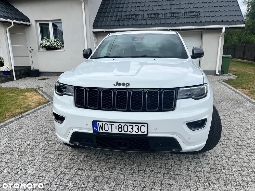 Jeep Grand Cherokee - 19