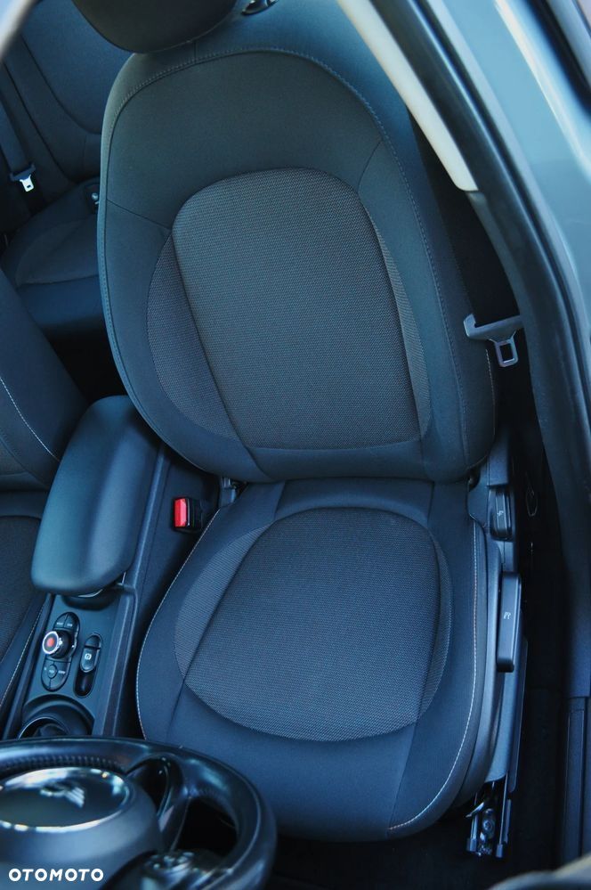 MINI Clubman Cooper D Essential Trim - 28