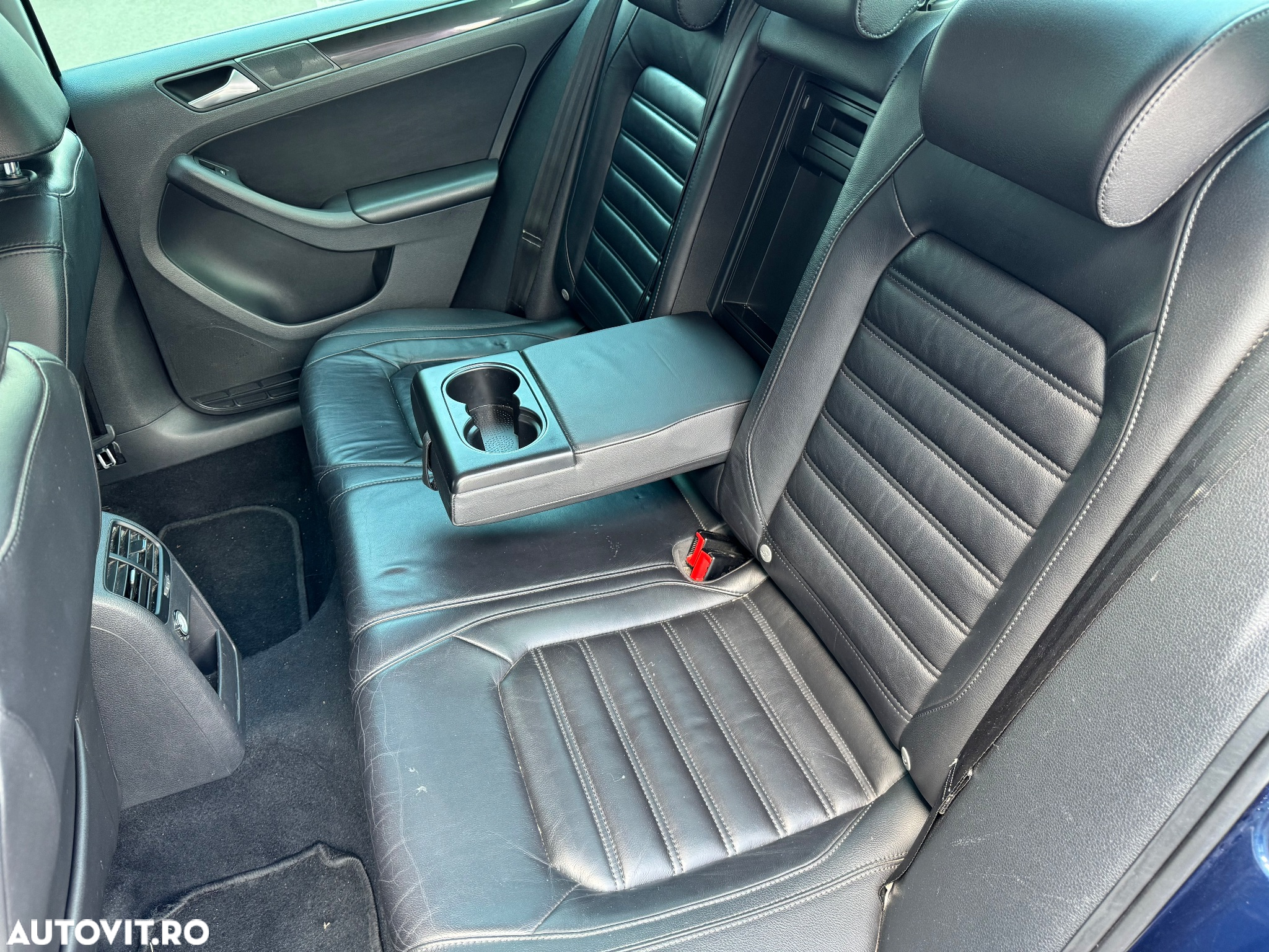 Volkswagen Jetta - 5