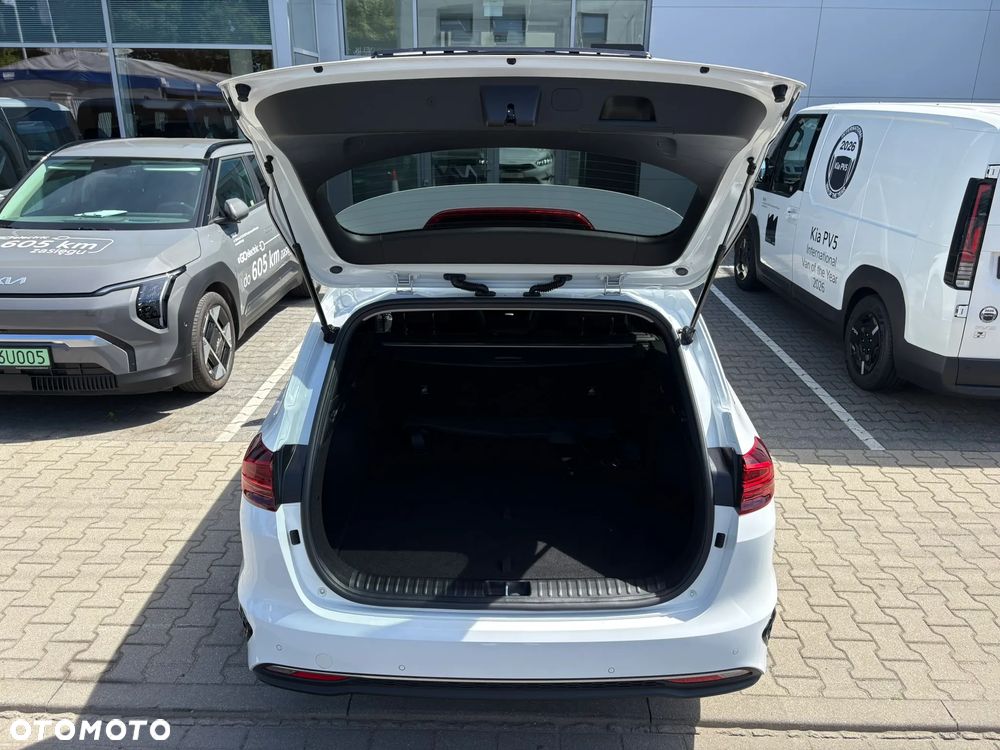 Kia Ceed 1.5 T-GDI Tribute DCT - 17