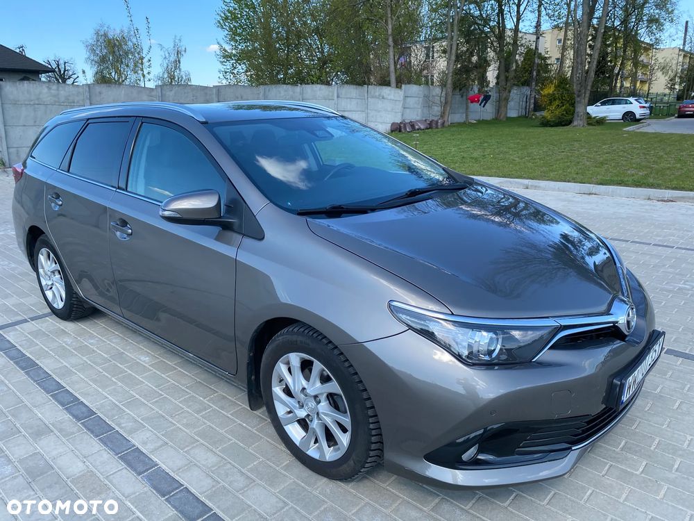 Toyota Auris 1.6 Premium - 9