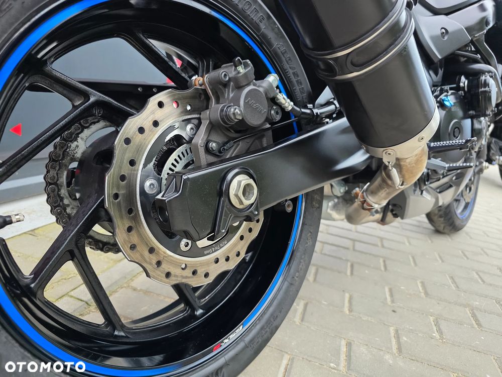 Suzuki GSX - 25