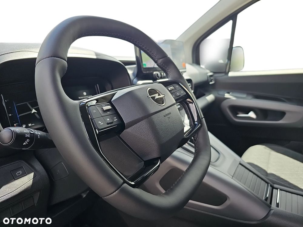 Opel COMBO 5-miescowy automat - 17