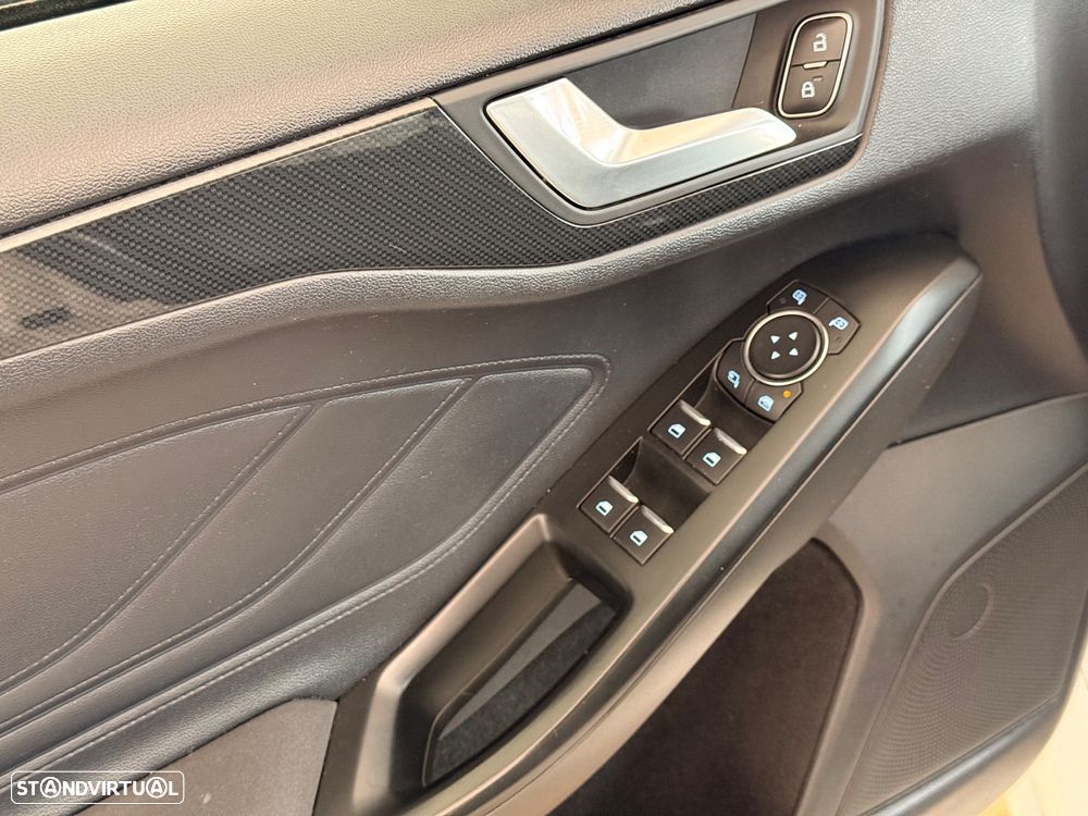 Ford Focus 1.0 EcoBoost MHEV ST-Line - 18