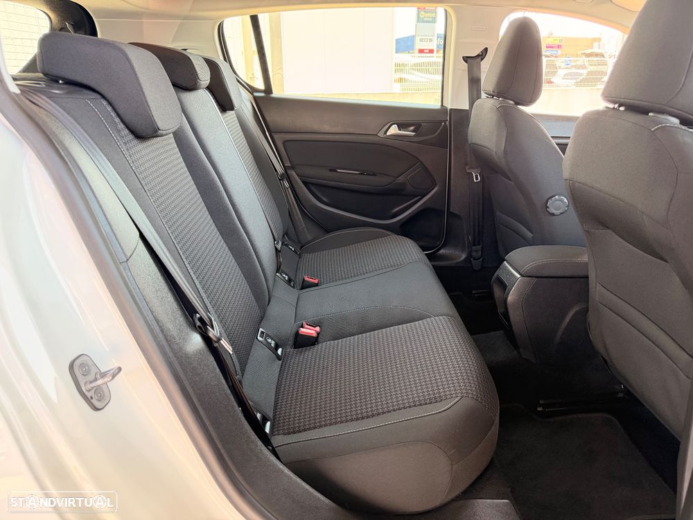 Peugeot 308 1.5 BlueHDi Business Line - 45