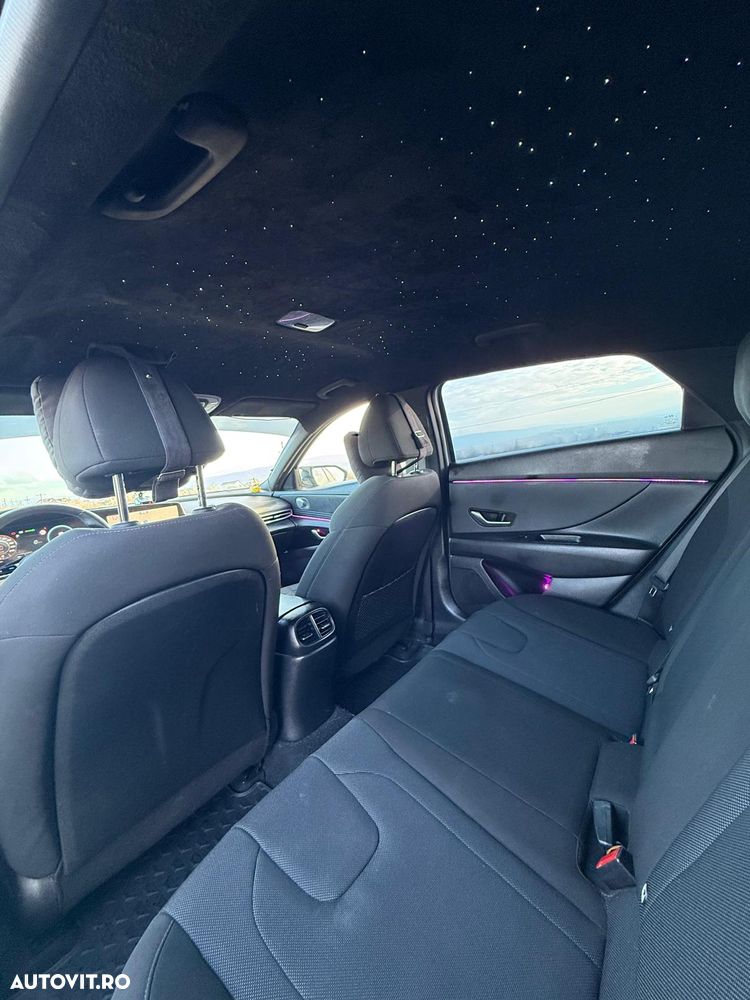 Hyundai Elantra 1.6 l 123 CP CVT Exclusive Navi - 18