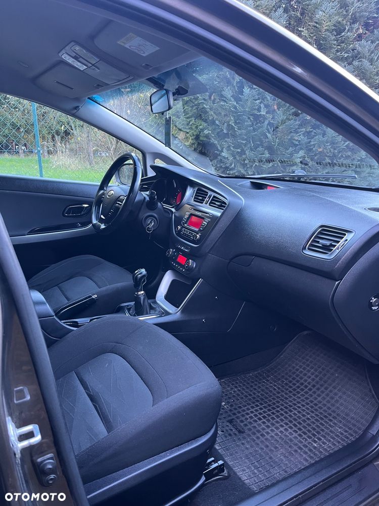 Kia Ceed - 10
