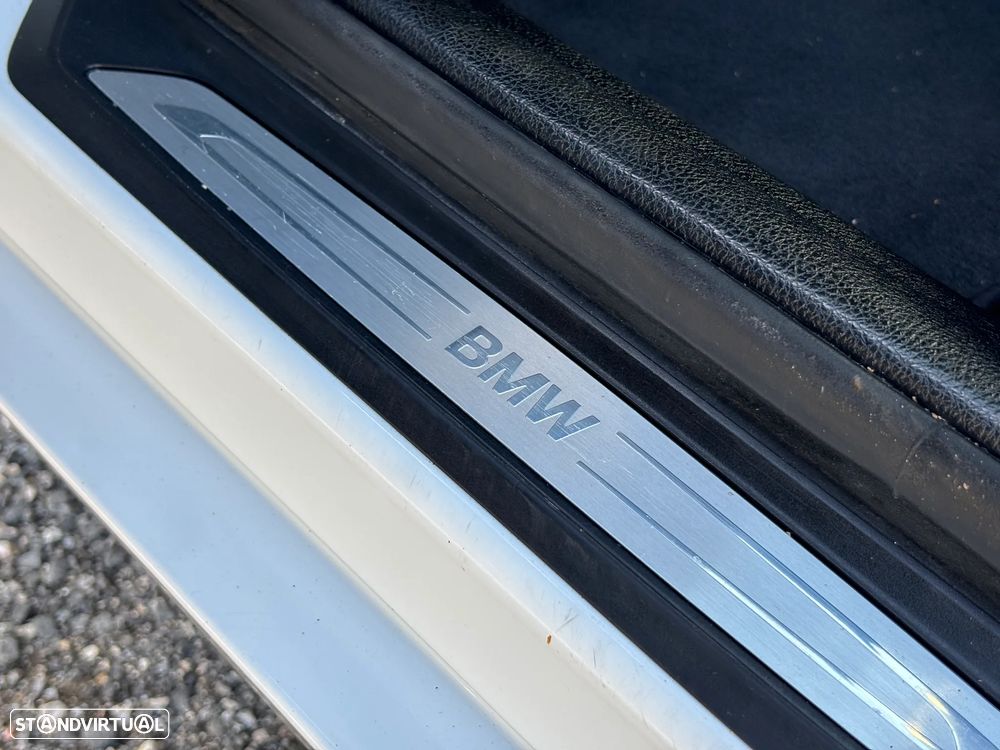 BMW 116 dA Line Sport - 38