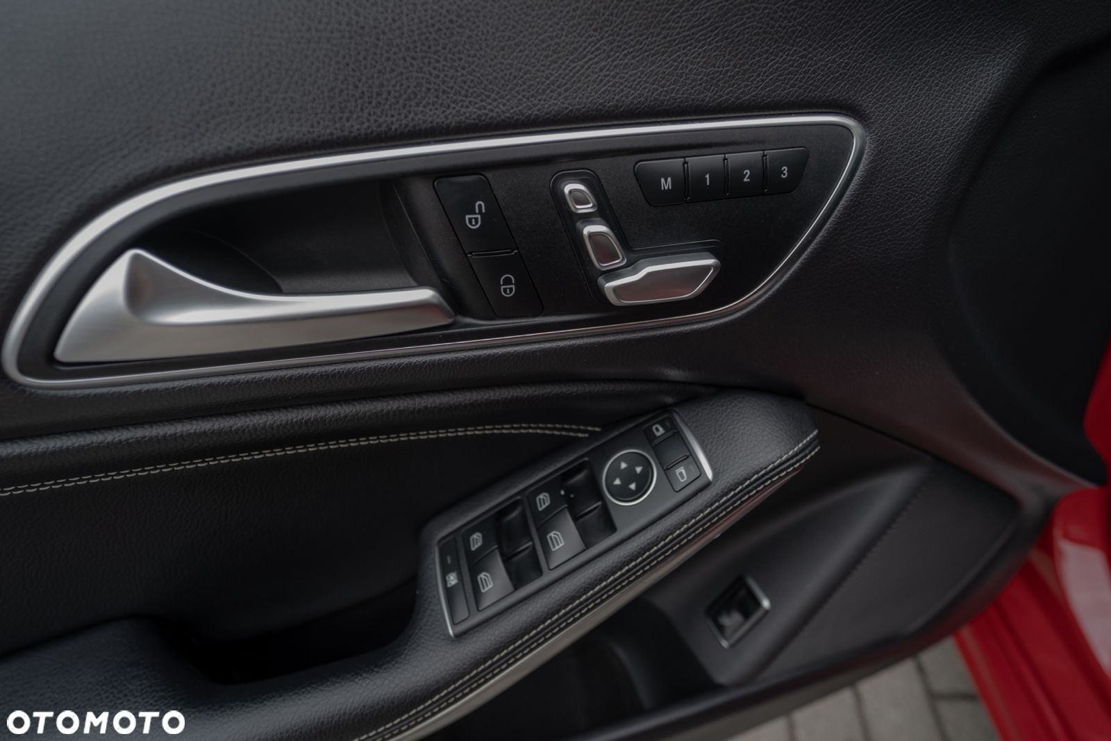 Mercedes-Benz CLA 250 4Matic 7G-DCT - 32
